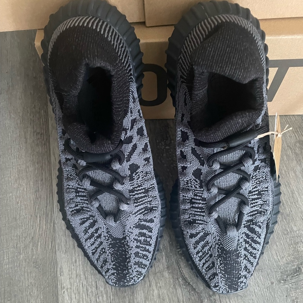 Authentic Yeezy Boost 350 V2